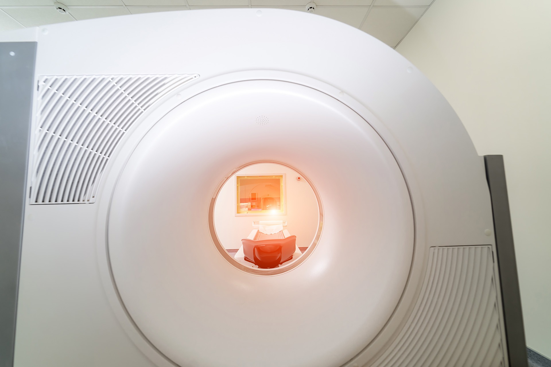 photo of a side view of an mri machine